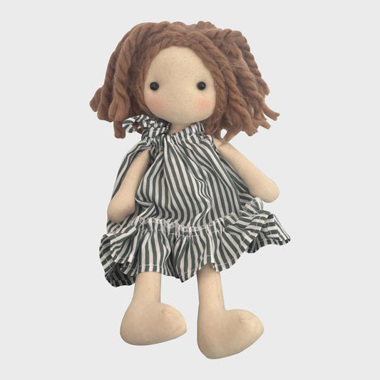 Muñeca de trapo vestido lirio verde